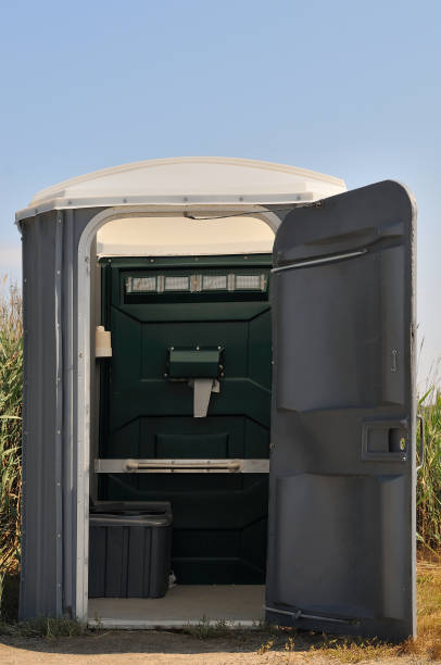 Porta potty delivery and setup in Englishtown, NJ